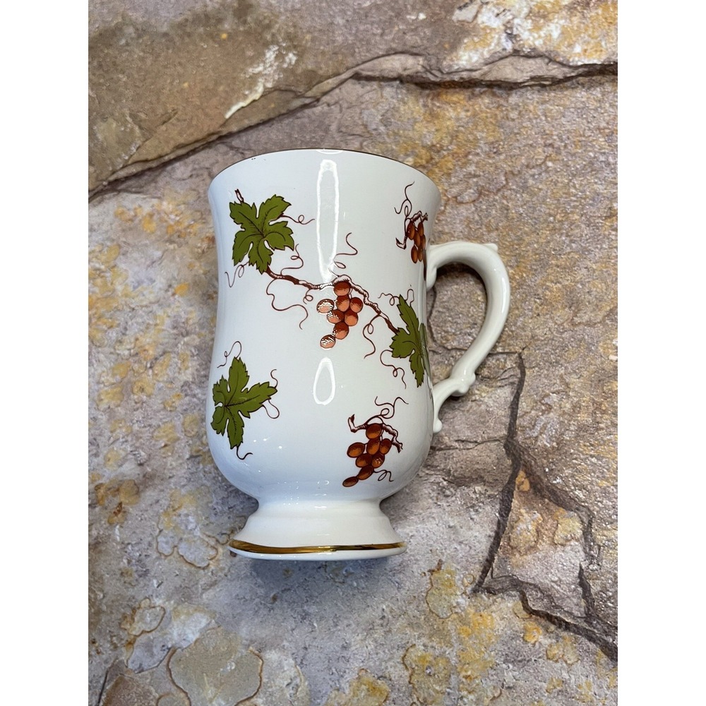 Royal Victoria Tea Coffee‎ Cup Mug Bone China Grapes Grapevine Gold Trim